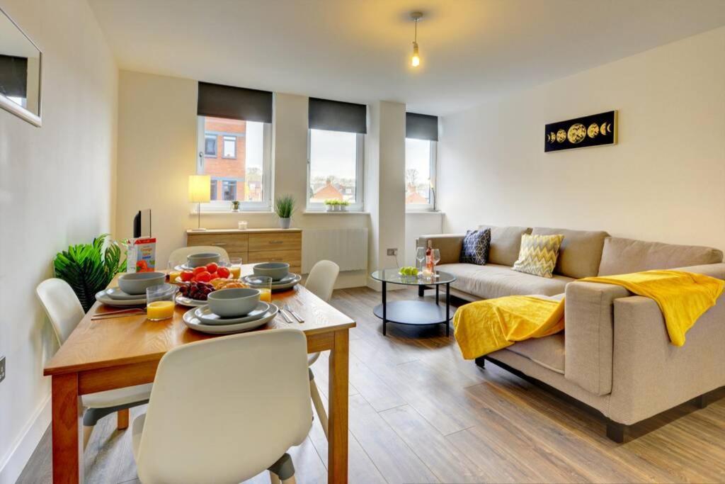 Modern & Stylish 2Br Apartment - Queens House โคเวนทรี ภายนอก รูปภาพ