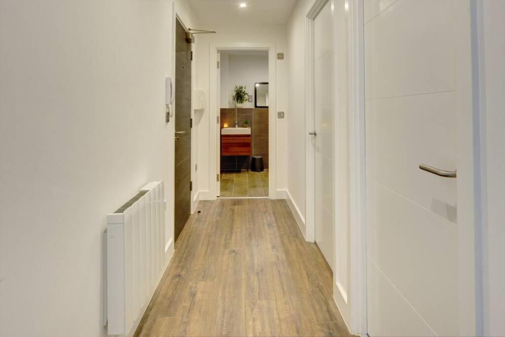 Modern & Stylish 2Br Apartment - Queens House โคเวนทรี ภายนอก รูปภาพ