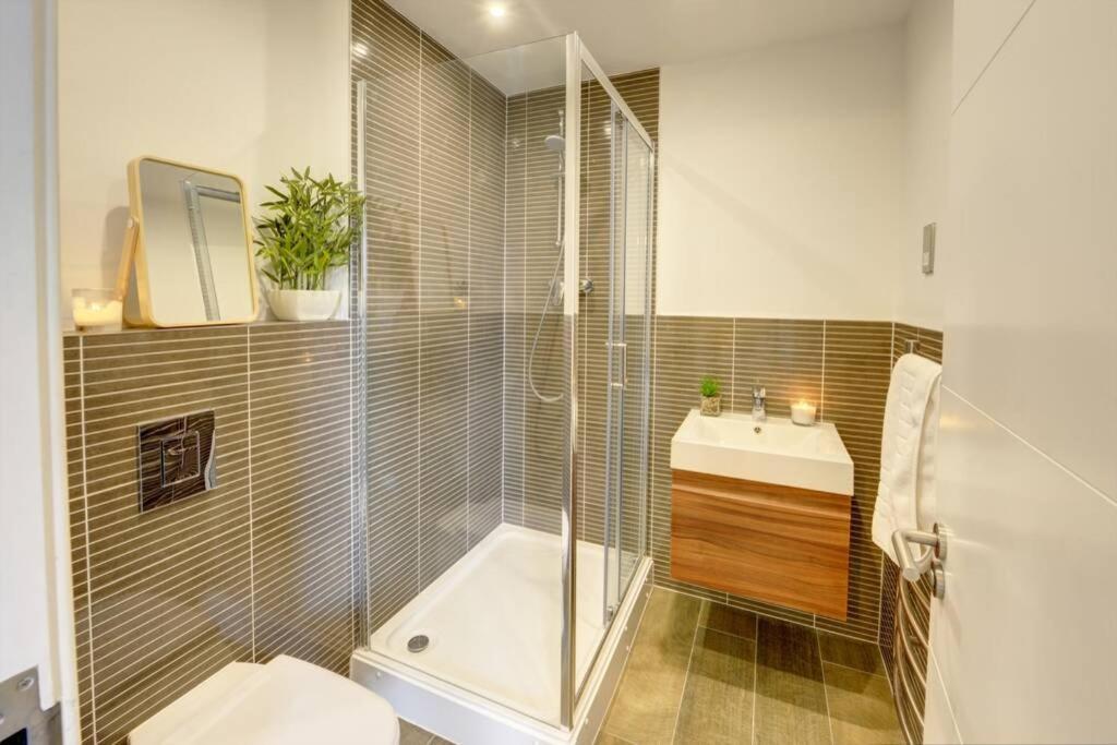 Modern & Stylish 2Br Apartment - Queens House โคเวนทรี ภายนอก รูปภาพ