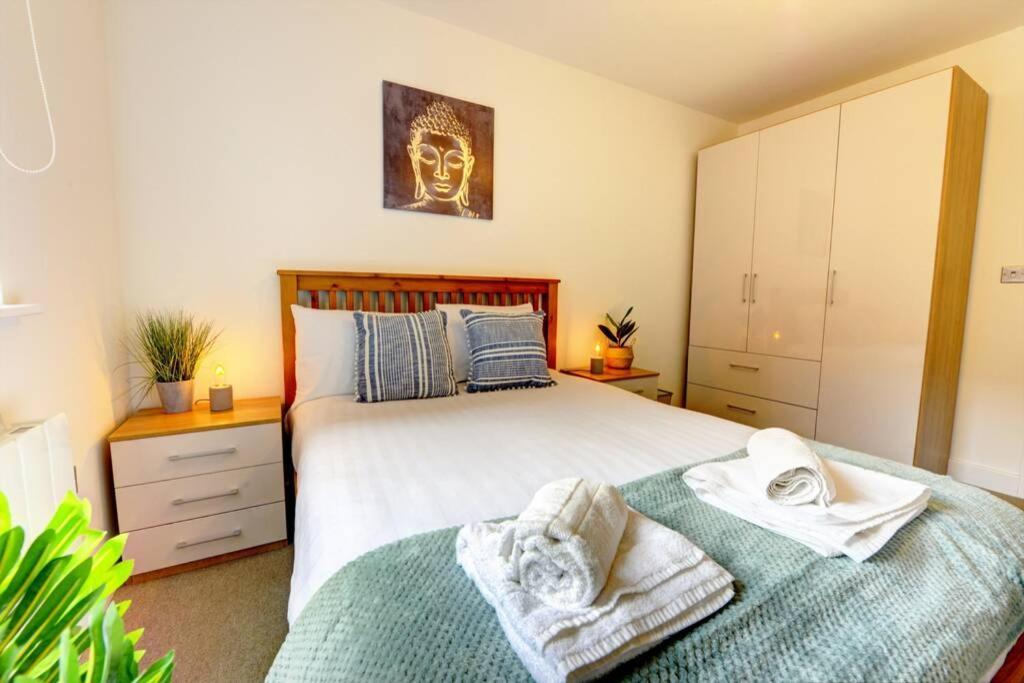Modern & Stylish 2Br Apartment - Queens House โคเวนทรี ภายนอก รูปภาพ